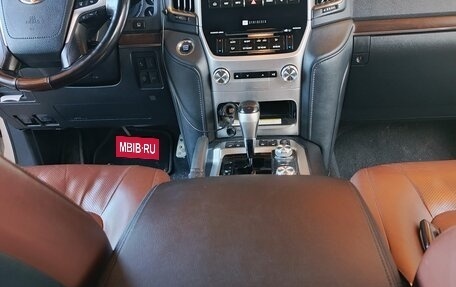 Toyota Land Cruiser 200, 2018 год, 7 000 000 рублей, 5 фотография