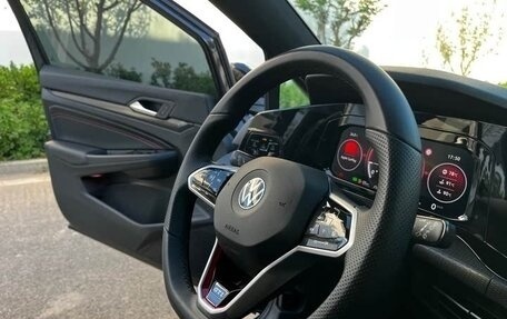 Volkswagen Golf GTI, 2021 год, 2 759 000 рублей, 9 фотография