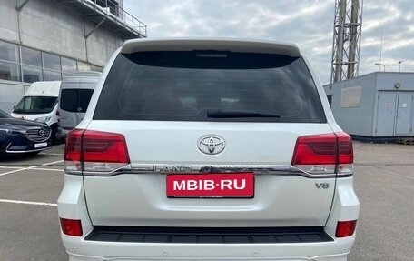 Toyota Land Cruiser 200, 2015 год, 5 200 000 рублей, 6 фотография