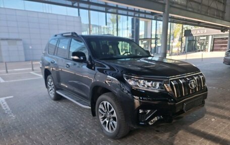 Toyota Land Cruiser Prado 150 рестайлинг 2, 2021 год, 7 200 000 рублей, 4 фотография