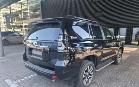 Toyota Land Cruiser Prado 150 рестайлинг 2, 2021 год, 7 200 000 рублей, 3 фотография