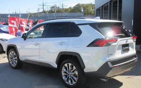 Toyota RAV4, 2022 год, 2 350 000 рублей, 5 фотография