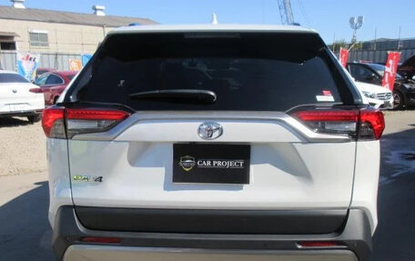 Toyota RAV4, 2022 год, 2 350 000 рублей, 7 фотография
