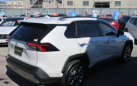 Toyota RAV4, 2022 год, 2 350 000 рублей, 6 фотография