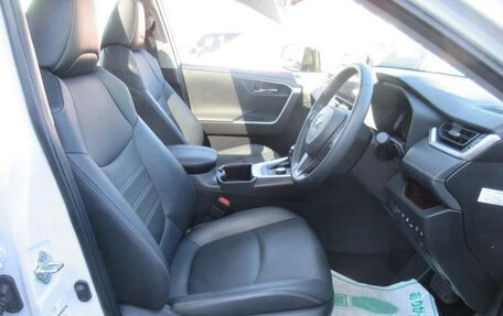 Toyota RAV4, 2022 год, 2 350 000 рублей, 17 фотография
