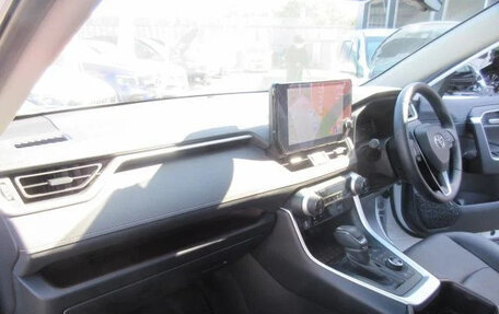 Toyota RAV4, 2022 год, 2 350 000 рублей, 27 фотография