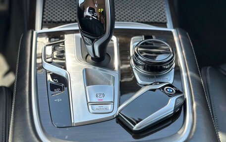 BMW 7 серия, 2018 год, 3 950 000 рублей, 8 фотография