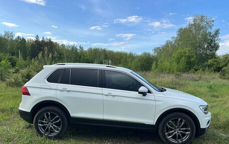 Volkswagen Tiguan II, 2017 год, 2 950 000 рублей, 2 фотография