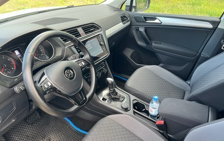Volkswagen Tiguan II, 2017 год, 2 950 000 рублей, 6 фотография