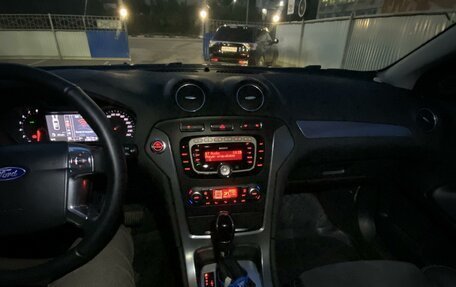 Ford Mondeo IV, 2010 год, 900 000 рублей, 2 фотография