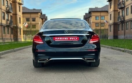 Mercedes-Benz E-Класс, 2017 год, 3 750 000 рублей, 4 фотография