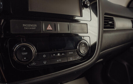 Mitsubishi Outlander III рестайлинг 3, 2013 год, 1 849 000 рублей, 16 фотография