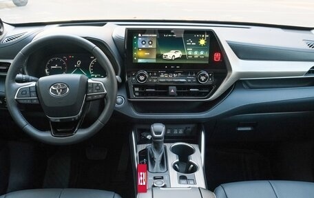 Toyota Highlander, 2025 год, 5 950 000 рублей, 13 фотография