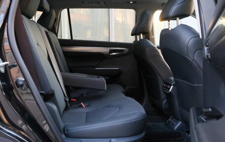 Toyota Highlander, 2025 год, 5 950 000 рублей, 23 фотография
