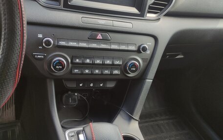 KIA Sportage IV рестайлинг, 2018 год, 2 100 000 рублей, 9 фотография