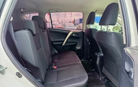 Toyota RAV4, 2015 год, 1 999 995 рублей, 16 фотография