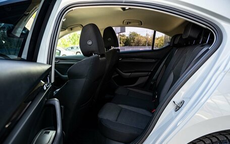 Skoda Octavia IV, 2021 год, 2 400 000 рублей, 14 фотография