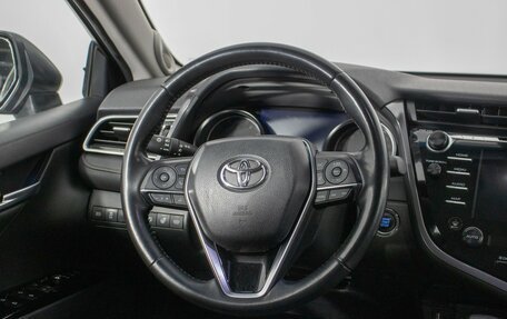 Toyota Camry, 2018 год, 2 875 000 рублей, 15 фотография