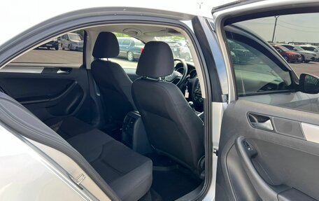 Volkswagen Jetta VI, 2015 год, 999 999 рублей, 17 фотография