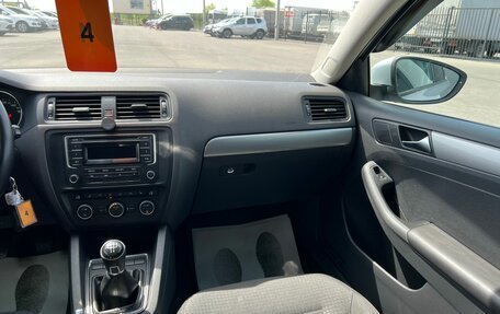 Volkswagen Jetta VI, 2015 год, 999 999 рублей, 15 фотография