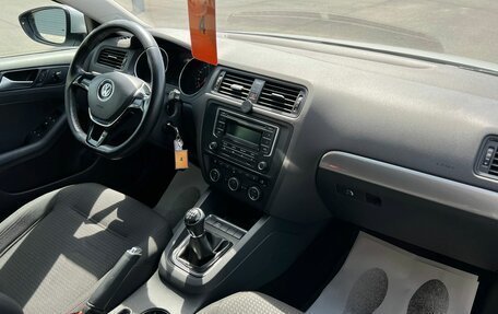 Volkswagen Jetta VI, 2015 год, 999 999 рублей, 13 фотография