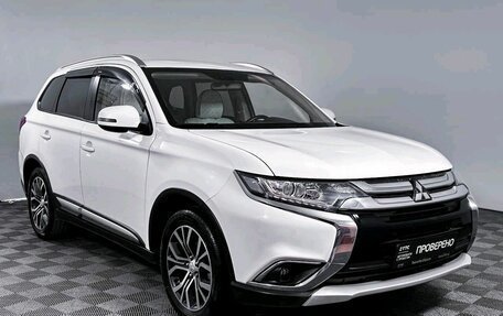 Mitsubishi Outlander III рестайлинг 3, 2018 год, 1 749 000 рублей, 3 фотография