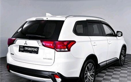 Mitsubishi Outlander III рестайлинг 3, 2018 год, 1 749 000 рублей, 5 фотография