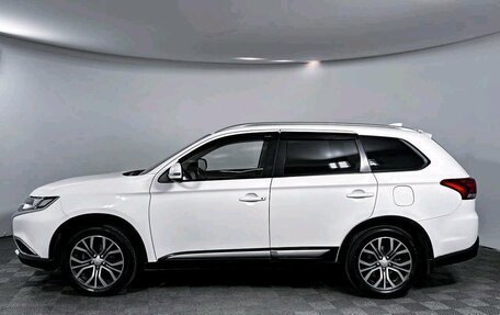 Mitsubishi Outlander III рестайлинг 3, 2018 год, 1 749 000 рублей, 8 фотография