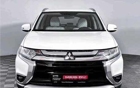 Mitsubishi Outlander III рестайлинг 3, 2018 год, 1 749 000 рублей, 2 фотография