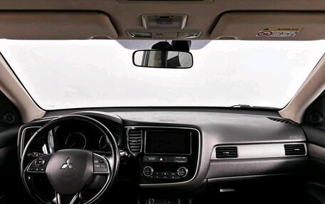 Mitsubishi Outlander III рестайлинг 3, 2018 год, 1 749 000 рублей, 14 фотография
