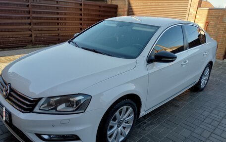 Volkswagen Passat B7, 2014 год, 1 290 000 рублей, 2 фотография