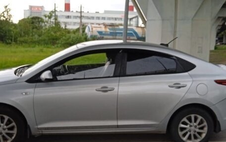 Hyundai Solaris II рестайлинг, 2018 год, 620 000 рублей, 2 фотография