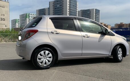 Toyota Vitz, 2013 год, 890 000 рублей, 16 фотография