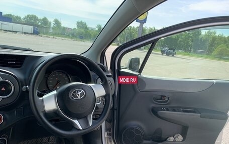 Toyota Vitz, 2013 год, 890 000 рублей, 24 фотография