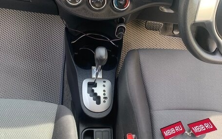 Toyota Vitz, 2013 год, 890 000 рублей, 27 фотография