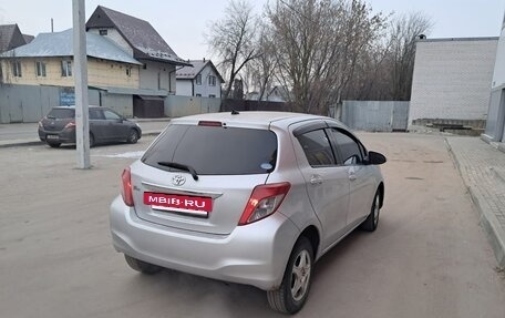 Toyota Vitz, 2011 год, 700 000 рублей, 3 фотография