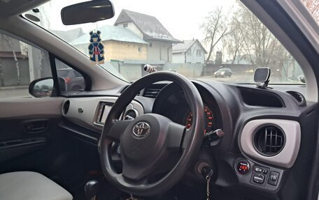 Toyota Vitz, 2011 год, 700 000 рублей, 6 фотография