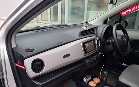 Toyota Vitz, 2011 год, 700 000 рублей, 5 фотография