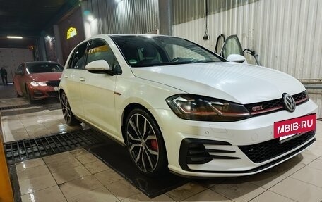 Volkswagen Golf GTI VII, 2018 год, 2 900 000 рублей, 2 фотография