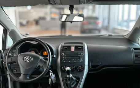Toyota Auris II, 2007 год, 550 000 рублей, 12 фотография
