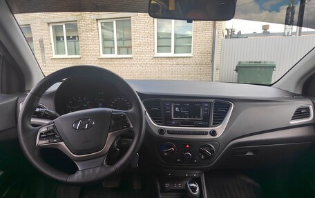 Hyundai Solaris II рестайлинг, 2017 год, 950 000 рублей, 11 фотография