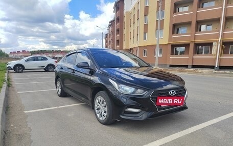 Hyundai Solaris II рестайлинг, 2017 год, 950 000 рублей, 2 фотография