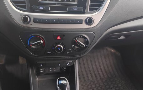 Hyundai Solaris II рестайлинг, 2017 год, 950 000 рублей, 15 фотография