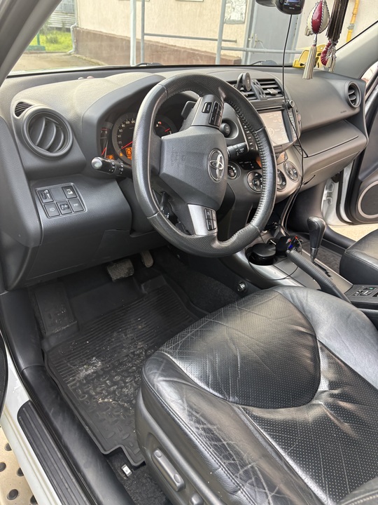 Toyota RAV4 CA30 рестайлинг, 2012 год, 2 100 000 рублей, 6 фотография