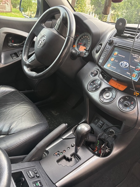 Toyota RAV4 CA30 рестайлинг, 2012 год, 2 100 000 рублей, 2 фотография