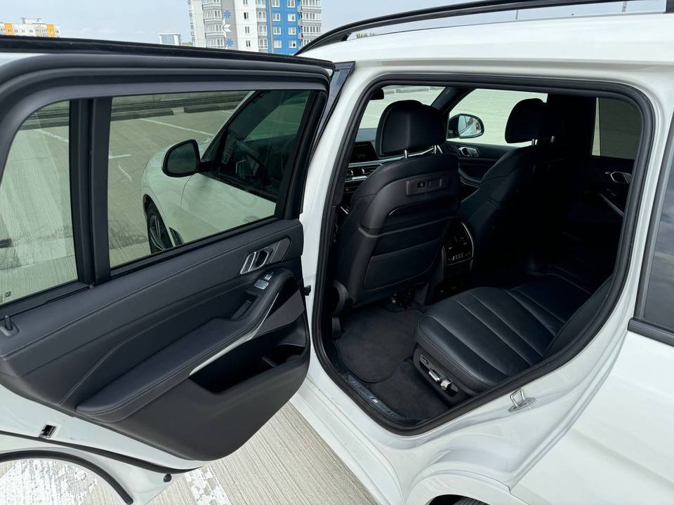 BMW X7 G07, 2019 год, 5 999 000 рублей, 11 фотография