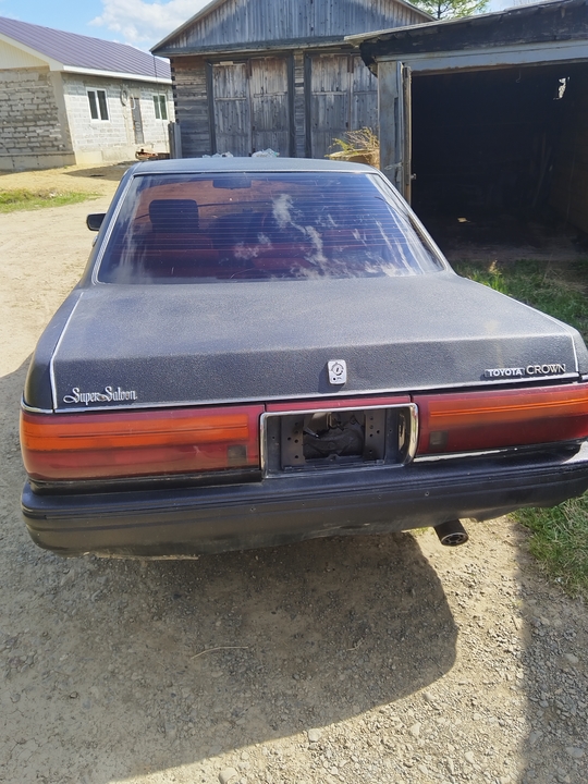 Toyota Crown S130, 1990 год, 150 000 рублей, 4 фотография