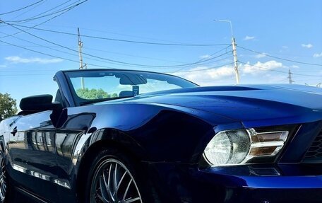 Ford Mustang VI рестайлинг, 2009 год, 1 850 000 рублей, 1 фотография