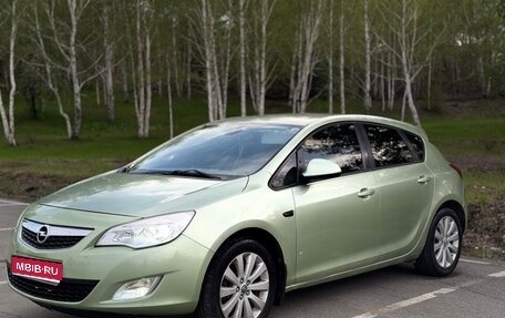 Opel Astra J, 2011 год, 570 000 рублей, 1 фотография