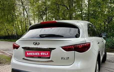 Infiniti FX II, 2012 год, 1 900 000 рублей, 16 фотография